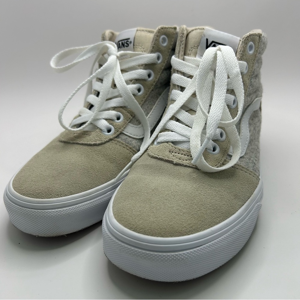 Vans Ward Hi High-Top Sneaker - Women's size 6